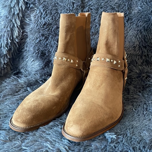 Studded Suede Boots 🥾 - Picture 3 of 9